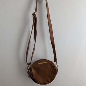 Steve Madden Brown Crossbody Bag with Vintage Aesthetic